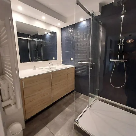 Ermitage. Pour 4 Personnes Au Centre-ville D'hossegor. Wifi Gratuit Apartment